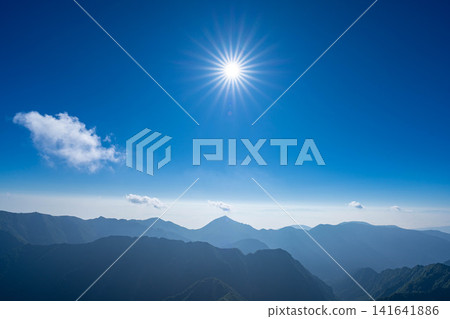 [Mountain scenery] View of Mt. Otensho from the summit of Mt. Yarigatake [Nagano Prefecture] 141641886
