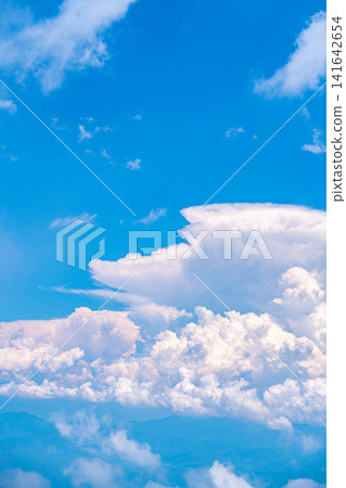 【天空素材】從長野縣長嶽山頂看到的夏日天空 【天空素材】從長野縣長嶽山頂看到的夏日天空 141642654