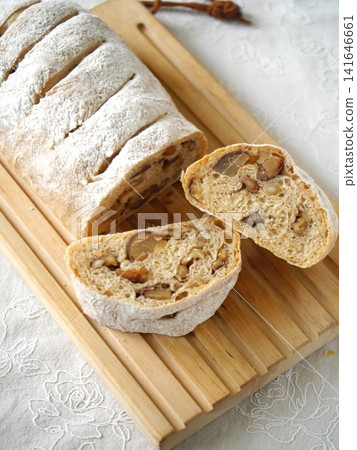 栗子和堅果黃豆粉麵包 栗子和堅果黃豆粉麵包 141646661