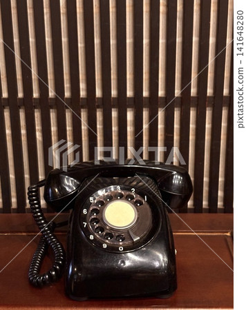 Retro black phone Retro black phone 141648280