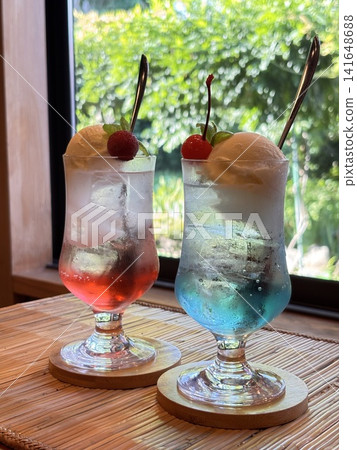 Pink and light blue floats - Summer Pink and light blue floats - Summer 141648688