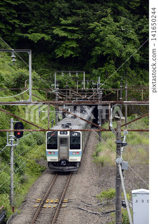 Tunnels and trains Tunnels and trains 141650244