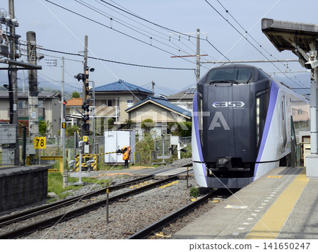 Limited express passing Limited express passing 141650247