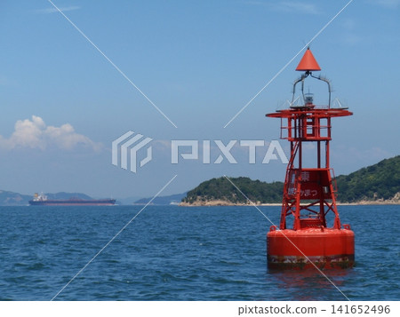 瀨戶內海上漂浮的導航輔助設施 瀨戶內海上漂浮的導航輔助設施 141652496