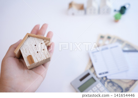 Life considering home purchase and household budget management Life considering home purchase and household budget management 141654446