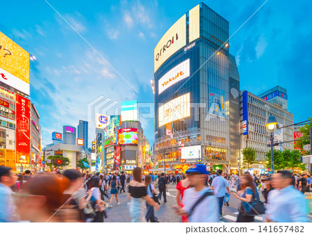 Twilight at Shibuya Scramble Crossing Twilight at Shibuya Scramble Crossing 141657482