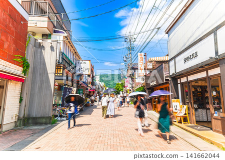 舊輕井澤的主要街道:盛夏時的舊輕井澤銀座街 舊輕井澤的主要街道:盛夏時的舊輕井澤銀座街 141662044