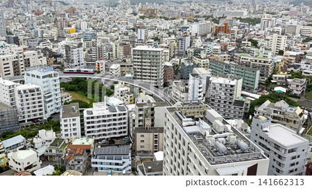 從沖繩牧町俯瞰那霸市。 從沖繩牧町俯瞰那霸市。 141662313
