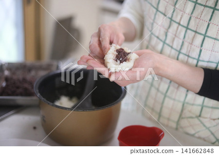 做 ohagi 的女人 做 ohagi 的女人 141662848