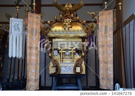 [One of the Three Great Festivals of Edo] Tomioka Hachimangu Shrine Annual Festival - Portable Shrine 141667278