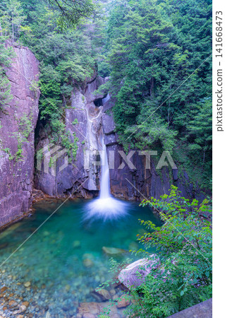 [Waterfall Footage] Summer at Kakisore Valley and Ushigataki Waterfall [Nagano Prefecture] 141668473