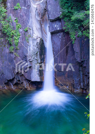 [Waterfall Footage] Summer at Kakisore Valley and Ushigataki Waterfall [Nagano Prefecture] 141668476