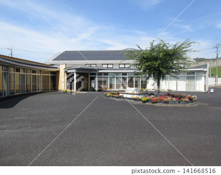 Nishitoma Community Center, a cultural facility located in Obara, Tsuyama City, Okayama Prefecture. Nishitoma Community Center, a cultural facility located in Obara, Tsuyama City, Okayama Prefecture. 141668516