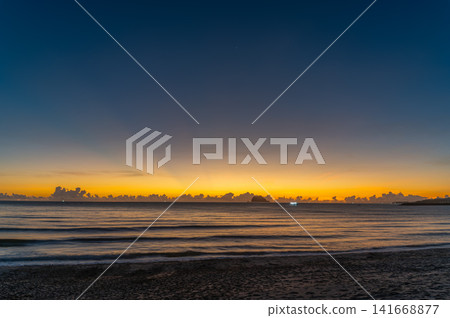 Golden Sunrise at Wanli Beach in New Taipei City Golden Sunrise at Wanli Beach in New Taipei City 141668877