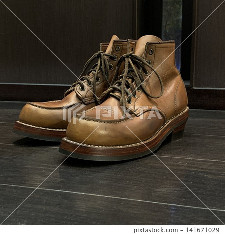 Beautiful, glossy brown leather boots Beautiful, glossy brown leather boots 141671029