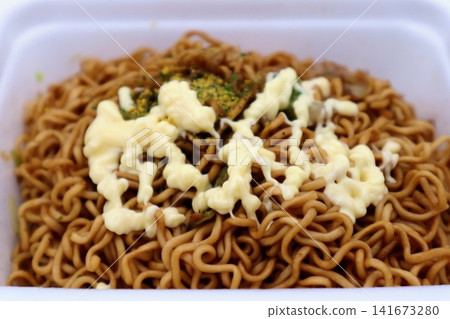 泡麵杯麵的特寫鏡頭 泡麵杯麵的特寫鏡頭 141673280