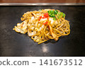 Cabbage and squid stir-fried noodles with sauce 141673512