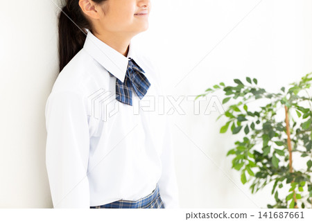 穿制服的初中女孩 141687661
