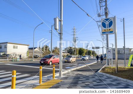 Urban landscape of Yokohama City, Kanagawa Prefecture: Shimo-Iida Station intersection before development. Urban landscape of Yokohama City, Kanagawa Prefecture: Shimo-Iida Station intersection before development. 141689409
