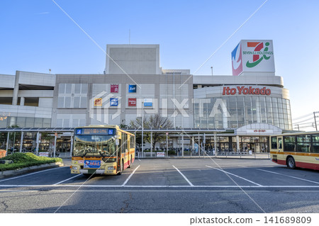 Urban scenery of Yokohama City, Kanagawa Prefecture: Bus rotary in front of Tateba Station and Ito-Yokado. Urban scenery of Yokohama City, Kanagawa Prefecture: Bus rotary in front of Tateba Station and Ito-Yokado. 141689809