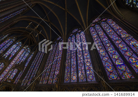 The magnificent stained glass and rose window of Sainte-Chapelle Church 141689914