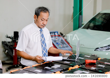 Japanese senior lead engineer study Chinese EV car battery design for develop EV power technology Japanese senior lead engineer study Chinese EV car battery design for develop EV power technology 141690800