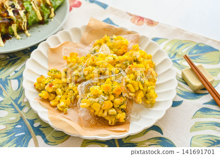 Deep-fried rice paper corn Deep-fried rice paper corn 141691701