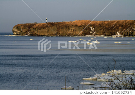 Winter scenery of Cape Notoro in Abashiri City, where drift ice remains in the Sea of Okhotsk. Winter scenery of Cape Notoro in Abashiri City, where drift ice remains in the Sea of Okhotsk. 141692724