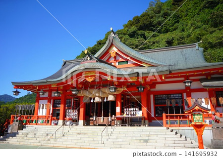 位於島根縣津和野町的太鼓穀稻荷神社(日本五大稻荷神社之一)新建神社建築。 位於島根縣津和野町的太鼓穀稻荷神社(日本五大稻荷神社之一)新建神社建築。 141695932