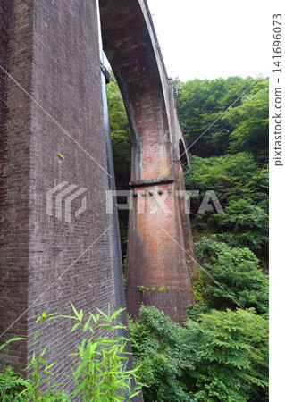 藍色冰第三座橋樑玻璃橋樑 藍色冰第三座橋樑玻璃橋樑 141696073