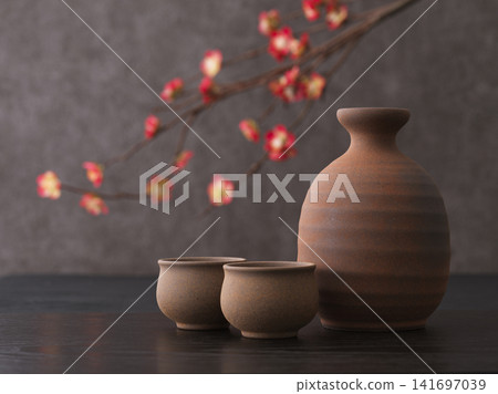 Japanese sake image: Sake bottle and sake cup set Japanese sake image: Sake bottle and sake cup set 141697039