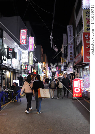 釜山夜市 141699715