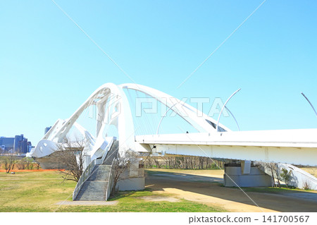 Toyota Ohashi Bridge over the Yahagi River in Toyota City, Aichi Prefecture Toyota Ohashi Bridge over the Yahagi River in Toyota City, Aichi Prefecture 141700567