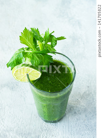 glass with green smoothie, celery and spinach, apple and kiwi, cucumber, vegetable smoothie, breakfast, homemade, no people, glass with green smoothie, celery and spinach, apple and kiwi, cucumber, vegetable smoothie, breakfast, homemade, no people, 141705822