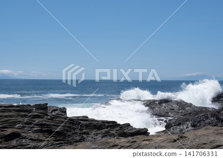 Rough waves crashing against the rocky shores of Jogashima Island in Kanagawa Prefecture Rough waves crashing against the rocky shores of Jogashima Island in Kanagawa Prefecture 141706331