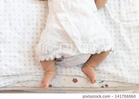 From the same position as a one-month-old baby From the same position as a one-month-old baby 141708860
