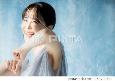 A three-generation female family A three-generation female family 141709570