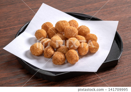 Macadamia nut caramel sugar Macadamia nut caramel sugar 141709995