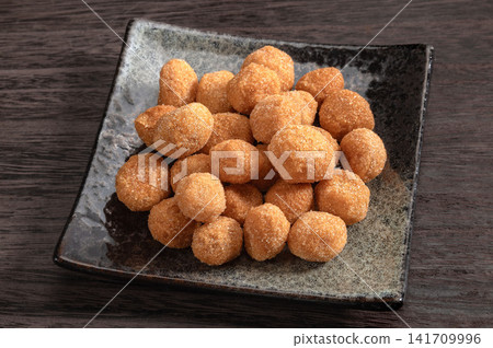 Macadamia nut caramel sugar 141709996
