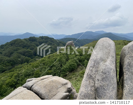 A landscape of towering rocks and ridgelines on the Indian Plains. A landscape of towering rocks and ridgelines on the Indian Plains. 141710117