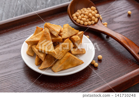 deep Fried Golden Tofu Cubes With Crispy Texture For Asian Dishes 141710248