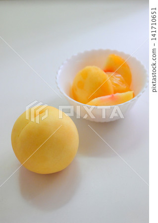 去皮的桃子 去皮的桃子 141710651