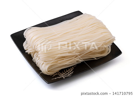 dry Vietnamese Style Rice Noodle Bundle Rice Vermicelli Block 141710795
