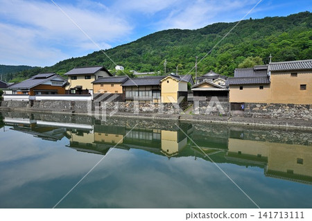 兵庫縣佐代町:位於利上城腳下的驛站「平福宿」的保存區域。 兵庫縣佐代町:位於利上城腳下的驛站「平福宿」的保存區域。 141713111
