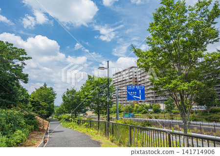 大阪府茨市齋藤市的城市景觀 大阪府茨市齋藤市的城市景觀 141714906
