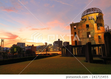 [Hiroshima Prefecture] The Atomic Bomb Dome (Peace Memorial Park) at sunset 141715455