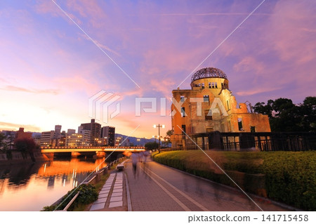 [Hiroshima Prefecture] The Atomic Bomb Dome (Peace Memorial Park) at sunset 141715458