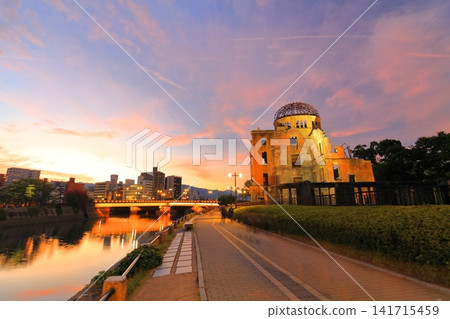 [Hiroshima Prefecture] The Atomic Bomb Dome (Peace Memorial Park) at sunset 141715459
