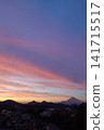 The evening sky, the silhouette of Mount Fuji, the state of the atmosphere 141715517