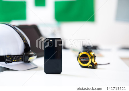 工地辦公室的辦公桌 工地辦公室的辦公桌 141715521